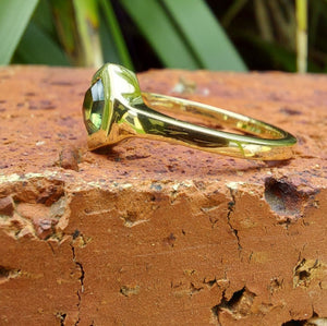 .94ct Hex Cut Australian Parti sapphire 9ct yellow Gold Ring