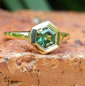 .94ct Hex Cut Australian Parti sapphire 9ct yellow Gold Ring